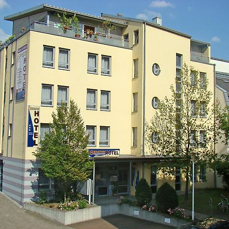 セナトール ホテル フランクフルト エクステリア 写真